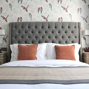 Zimmer mit Kingsize-Bett